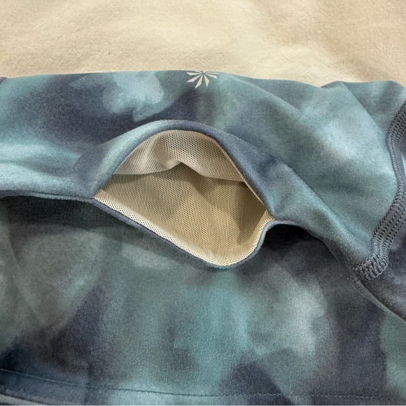 🍒 Athleta Blue Tie Dye Elation Tight — Size S 🍒 - Picture 4 of 11